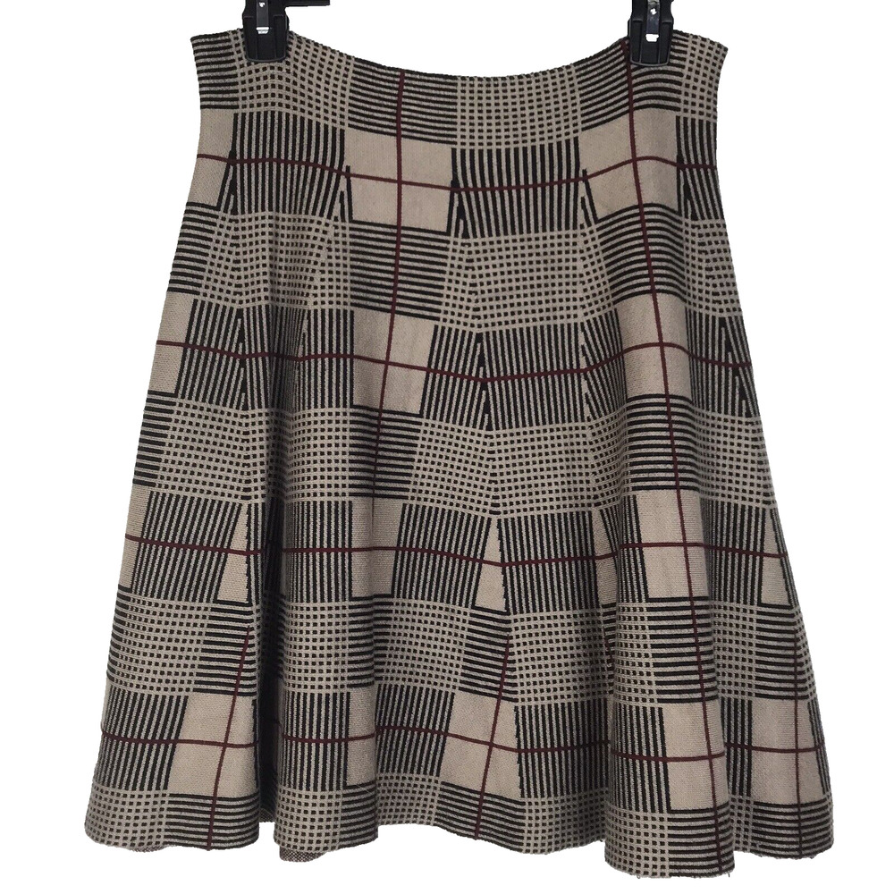 Max Studio Mini Skirt High Rise Pull On Tan Black Red Plaid Knit Flared Medium